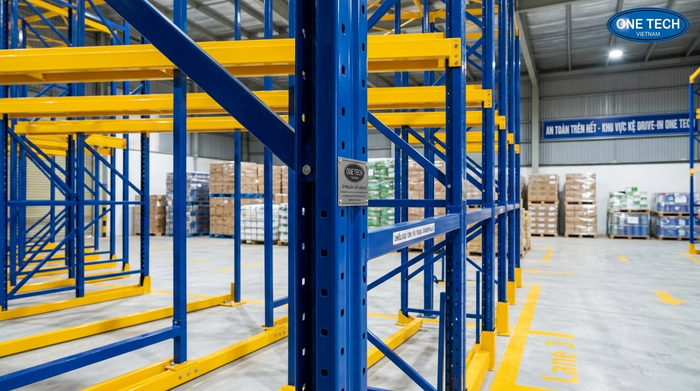 Chân trụ kệ drive in chịu tải nặng Chân trụ kệ drive in chịu tải nặng cho kho hàng Huế