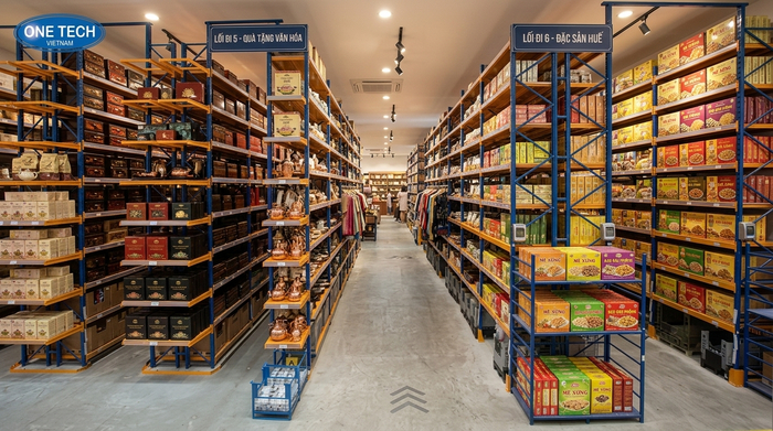 Kệ Narrow Aisle cho kho shop lưu niệm và cửa hàng tại TP Huế